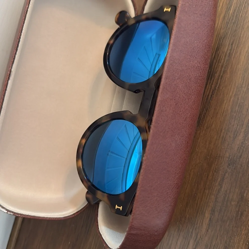 Illesteva Leonard Sunglasses Tortoise Blue Mirror - Picture 12 of 13